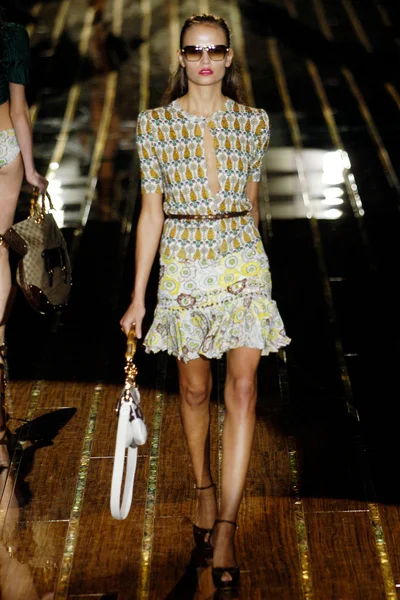 Look 28